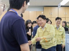 [크기변환]3. 오세현 아산시장, 수해피해 대응에 헌신한 전 직원 격려 (3).jpg