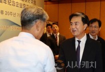 김태흠 충남도지사, 시장개척 현장 달려가 '세일즈'