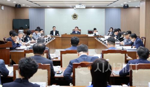 [크기변환]250902_충남도의회 예결특위-충남도교육청 간담회.JPG