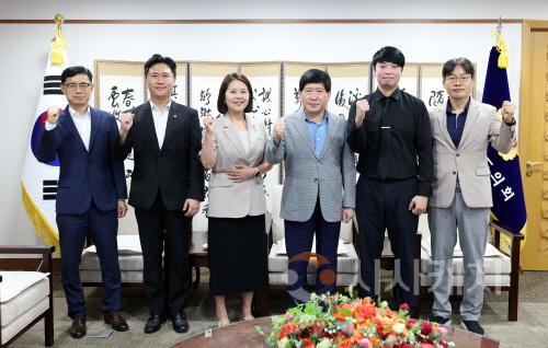 [크기변환]250903_충청남도의회 갑질피해 전문상담조사관 위촉식.jpg