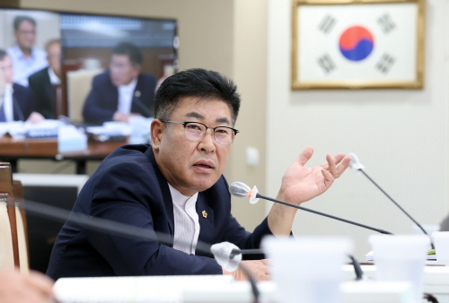 [크기변환]오인철 회의장면.jpg