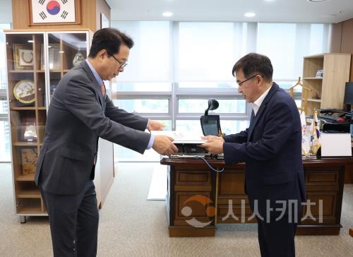 [크기변환][사진2] 25.09.08. 한권희 제12대 충남경제진흥원 원장 취임_최종.jpg