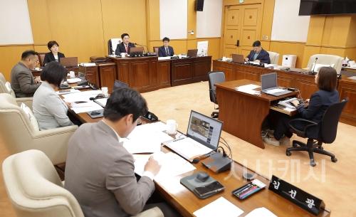 f_2. (사진자료) 제290회 임시회 상임위 회의_산업건설위원회.jpg