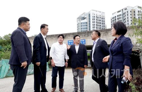 f_1. 제290회 임시회 산업건설위원회 현장방문_BRT 공사현장(2025.09.12.)-1.jpg
