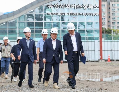 [크기변환]3. 이장우 대전시장, 유성복합터미널 건설 현장점검3.jpg