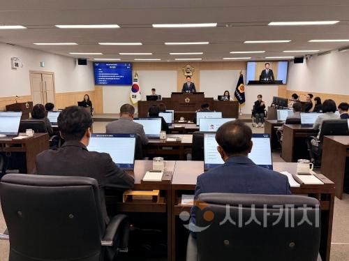 f_1. 충청광역연합의회, 제6회 임시회 개회(사진1).jpg