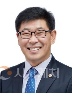 f_오인철 원판사진(명함).jpg