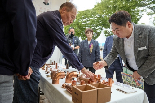 [크기변환]13. 오세현 아산시장, ‘제1회 강공회 드림페어’ 현장 방문 (2).jpg