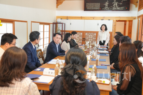 f_사진1_2025 충청남도 학부모회연합회 소통자리.png