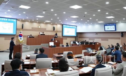 [크기변환]시정질문 펼쳐(4일차)_김은복의원3.JPG