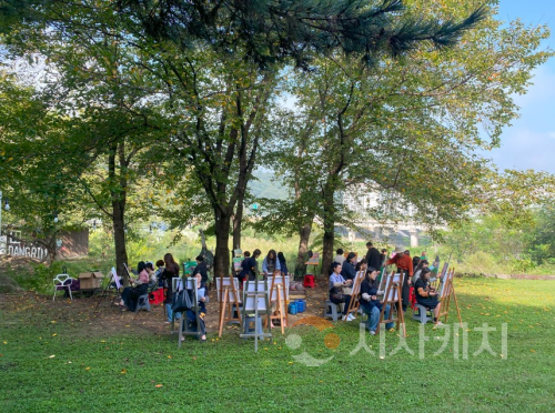 f_보도자료(아산교육지원청, 초등돌봄전담사 대상 내 마음의 색, 컬러테라피 힐링 연수 실시).png