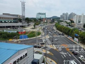 f_건설도로과(새샘중~신도브래뉴 도로 왕복 4차선으로 확장).jpg