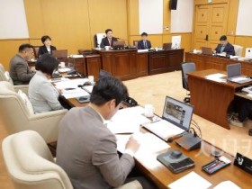 f_2. (사진자료) 제290회 임시회 상임위 회의_산업건설위원회.jpg