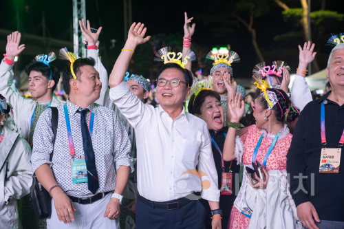 f_관광과(천안흥타령춤축제 모습) (1).png