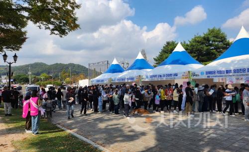 [크기변환]5. 아산시, ‘제8회 건강박람회 및 건강걷기행사’ 성료 (2).jpg
