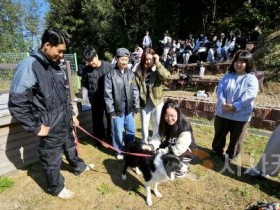 [크기변환]251030_보도자료(백석대 교양수업 ‘반려동물과 현대사회’, 학생들 사이 큰 인기) 2.jpg