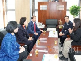 f_사진2) 아산시의회, 신청사 견학 온 영등포구의회와 간담회 개최(2).JPG