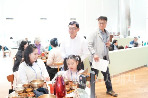 [크기변환][사진자료] 2025년 하반기 성인대상 다문화교육 역사문화체험 실시(2).jpg