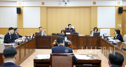 f_1. 행정자치위원회_2025.11.07 제291회 제2차 정례회 행정사무감사.png