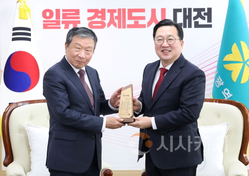 f_3. 나눔으로 빛난 뜻 이응노 걸작 대전으로1.png