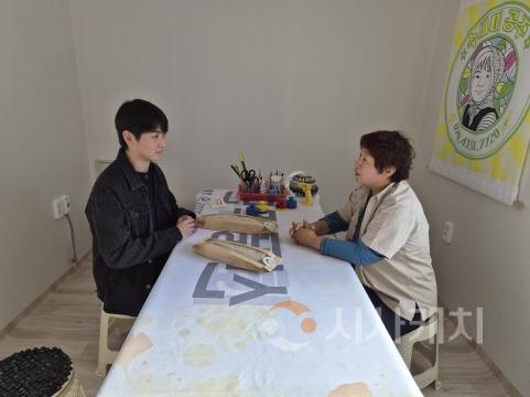 [크기변환][사진] 25.11.10. 충남경제진흥원, 커피박 업사이클링 기부로 ESG 실천 앞장.jpg