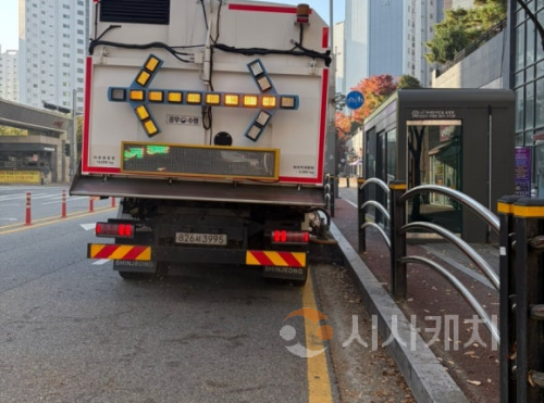 f_8. 아산시, 가을 낙엽철 맞아 가로·노면 집중 청소 추진 (1).png