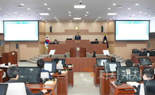 f_사진1_지난 제262회 임시회 제6차 본회의 전경.png