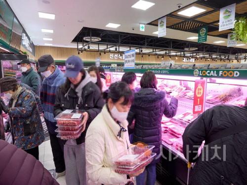 [크기변환]3. 아산시·아산축협, ‘아산시민과 함께하는 한우 반값 대축제’ 개최 (2).jpg