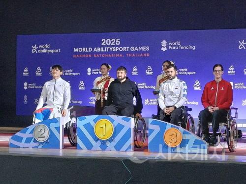 [크기변환]GKL휠체어펜싱팀_왼쪽_심재훈_선수(체육진흥과).jpg
