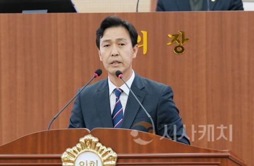 [크기변환]제263회 아산시의회 제2차 정례회 제1차 본회의 5분 발언_명노봉 의원.JPG