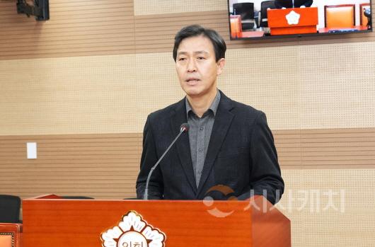 [크기변환]제263회 아산시의회 제2차 정례회_명노봉 의원.JPG