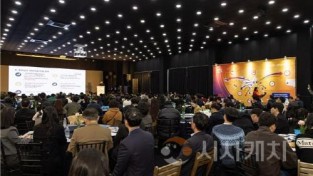 [크기변환][사진] 25.11.21. 충남경제진흥원 지원 기업 폴레드, 유아용 카시트로 글로벌 시장 개척.jpg