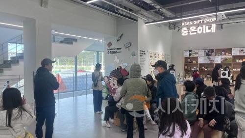 [크기변환]4. 이순신관광체험센터 ‘여해나루’, 개관 두 달 만에 방문객 4만 명 돌파.jpg