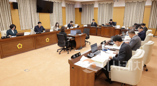 f_(참고사진) 예산결산특별위원회-1.png