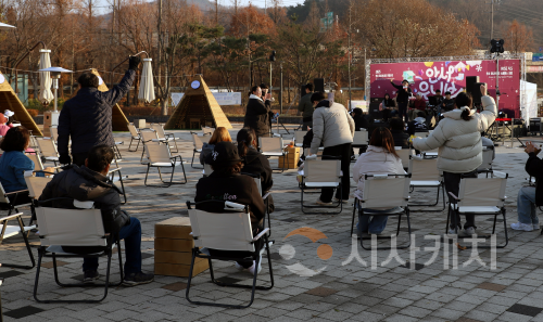 f_251212_보도자료(안서 유니브시티 문화 주간, 천호지 청춘광장서 청년·시민 협력 축제 성료) 2.png