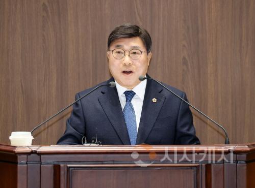 [크기변환]251215_제362회 정례회 제4차 본회의 5분발언_이정우 의원.JPG