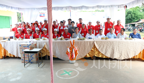 f_라오스 앙야이 마을 봉사단 격려 (1).png