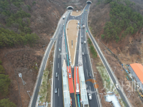 f_2. 둔곡교차로 BRT 중앙정류장 설치공사 완료-둔곡BRT 공사후.png