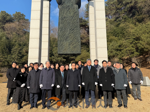 f_1. 천안교육지원청. 2026년 병오년 신년 참배 (2).png