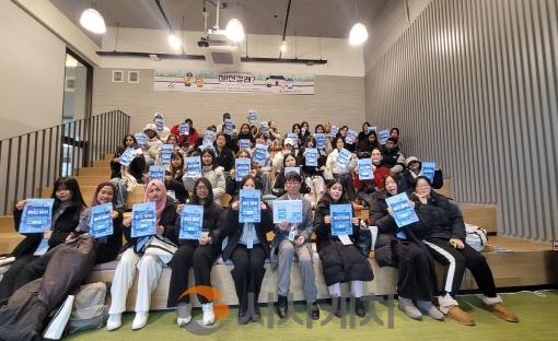 [크기변환]3. 아산시, 선문대 유학생 대상 ‘아산페이(CHAK)’ 앱 설치·충전까지 현장 지원.jpg