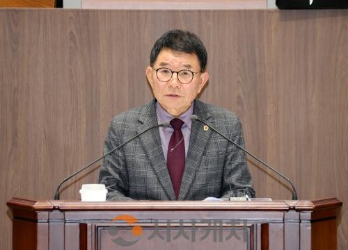 f_260120_제363회 임시회 제1차 본회의_조사료 가격 급등에 따른 소 사육농가 지원대책 마련 촉구 건의안(정광섭 의원 대표발의).JPG