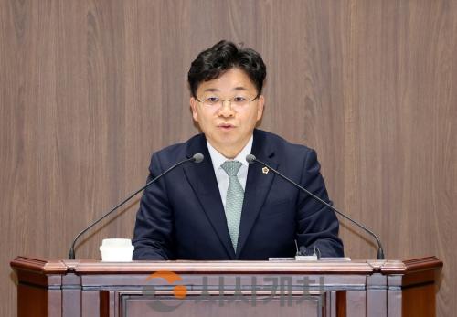 f_260120_제363회 임시회 제1차 본회의_장기요양기관 종사자 처우 개선 촉구 건의안(김민수 의원 대표발의).JPG