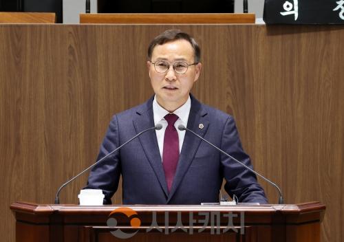 f_260120_제363회 임시회 제1차 본회의_소방 현장 지휘권 강화 및 조직 체계 정상화를 위한 소방본부 중간직제 신설 촉구 건의안(윤희신 의원 대표발의).JPG