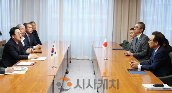 [크기변환]1. 대전시 일본 삿포로와 실리협력 강화-삿포로 시장 면담4.jpg