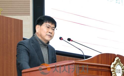 [크기변환]사진_제264회 아산시의회 임시회 5분 자유발언_전남수 의원(1).JPG