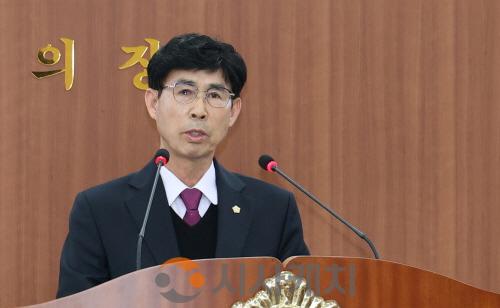 [크기변환]사진_제264회 아산시의회 임시회 5분 자유발언_홍순철 의원(1).JPG