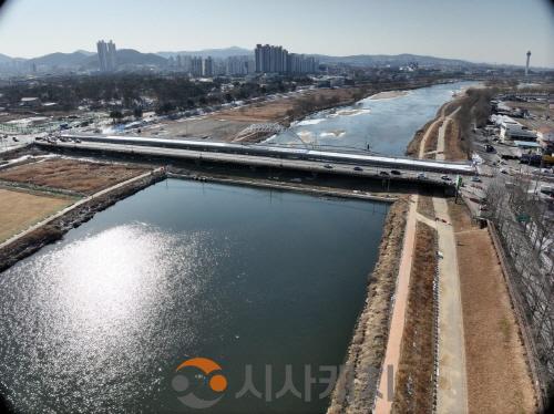 [크기변환]4. 아산 충무교 건설공사, 2월 초 교통 체계 전환 실시.JPG
