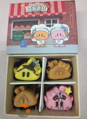 [크기변환]2. 전통장신구 ‘갓․족두리 쓴 꿈돌이 호두과자’.jpg