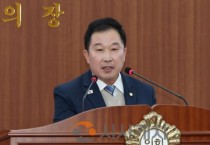 [크기변환]사진_제264회 아산시의회 임시회 5분 자유발언하는 천철호 의원.JPG