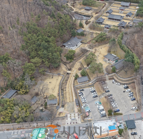 f_3. 우암사적공원, 역사와 빛으로 깨어나다 1.png